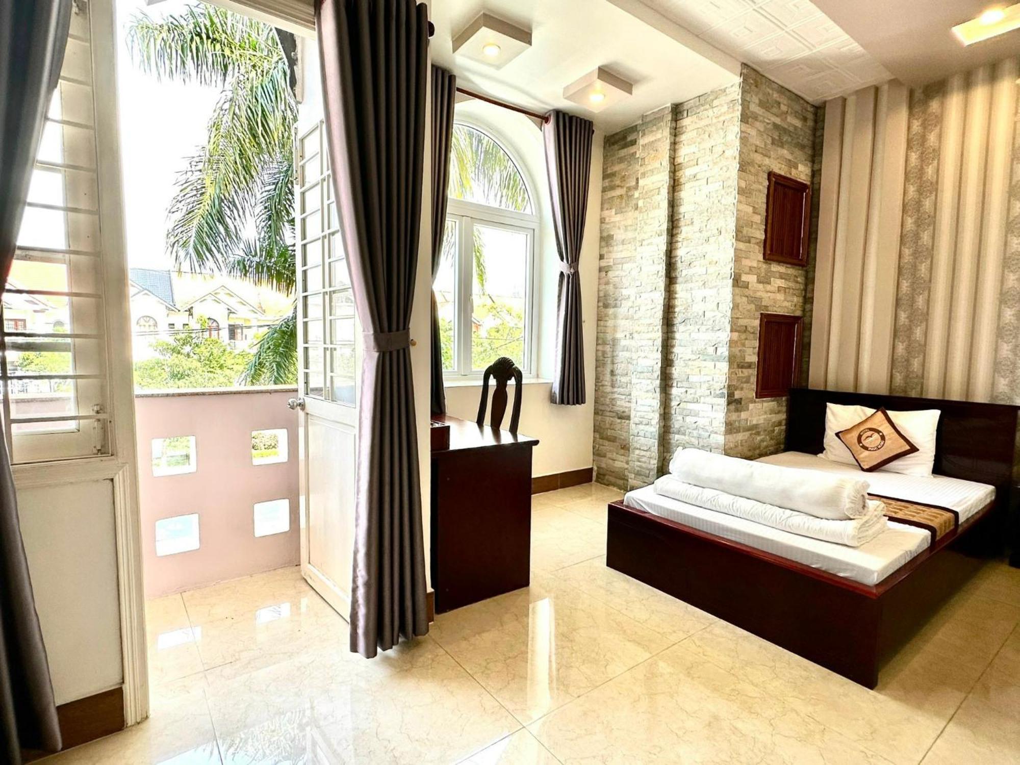 Phuc Hung Hotel Ратьзя Экстерьер фото