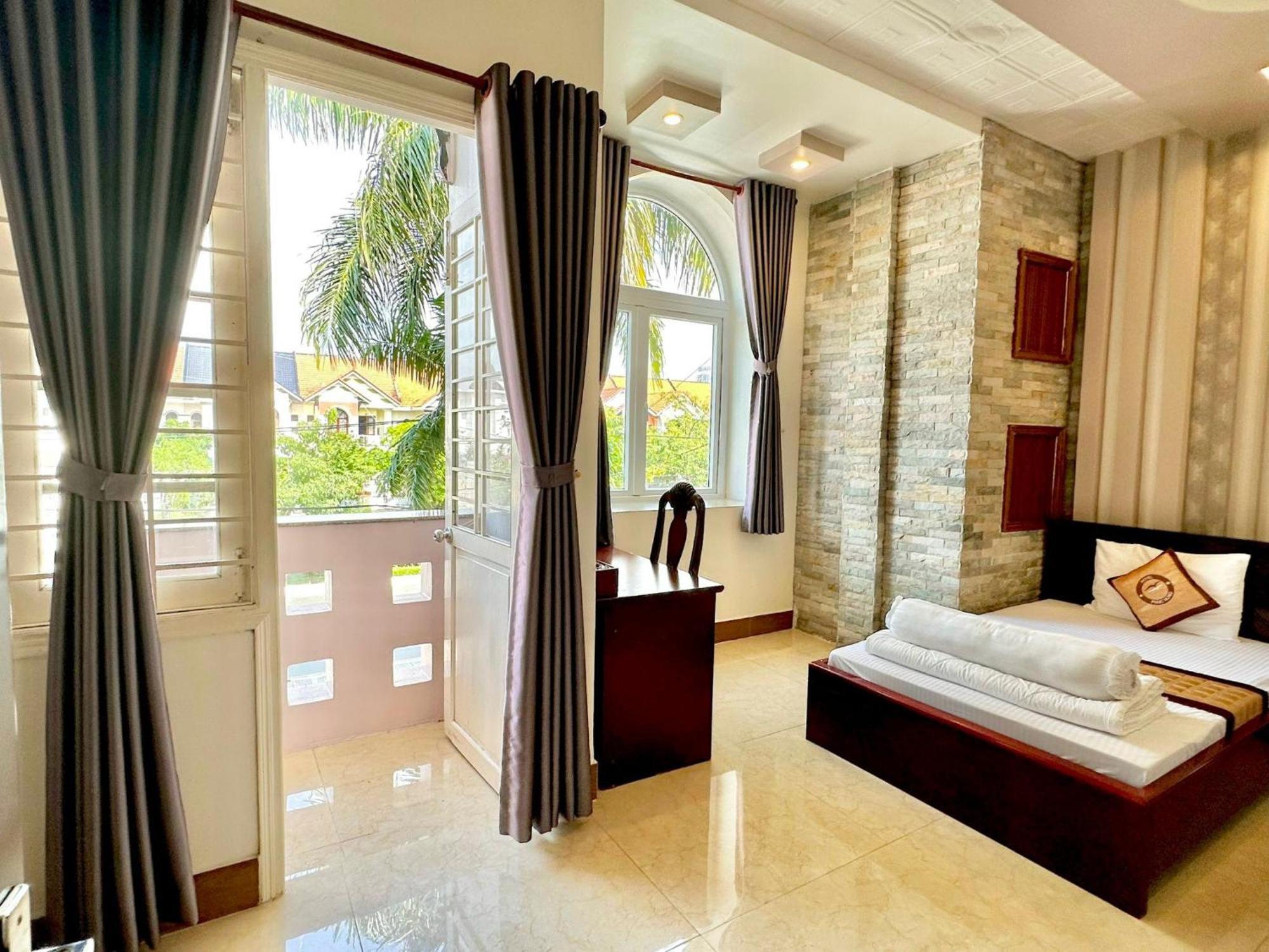 Phuc Hung Hotel Ратьзя Экстерьер фото