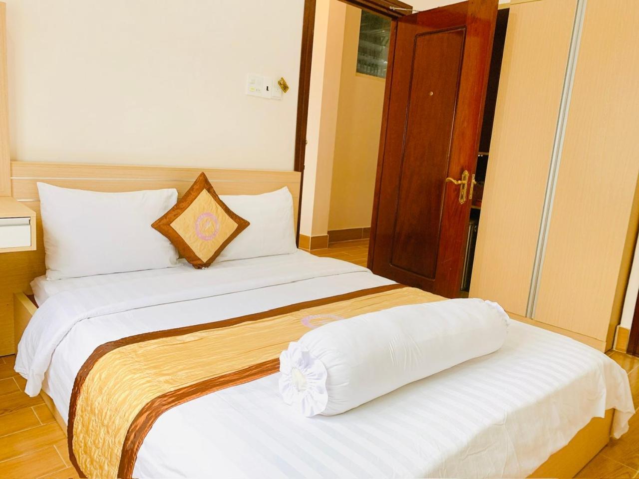 Phuc Hung Hotel Ратьзя Экстерьер фото